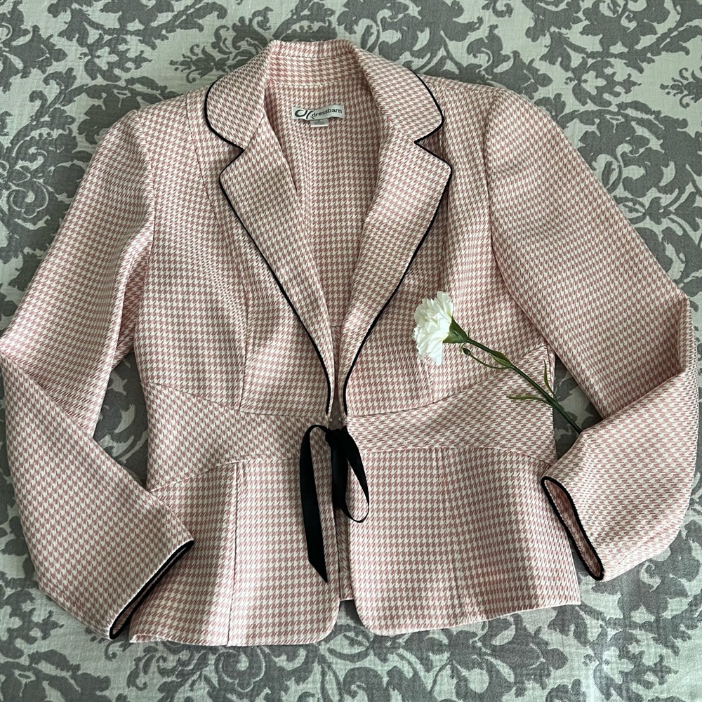 Dress barn houndstooth baby pink blazer size & black bow